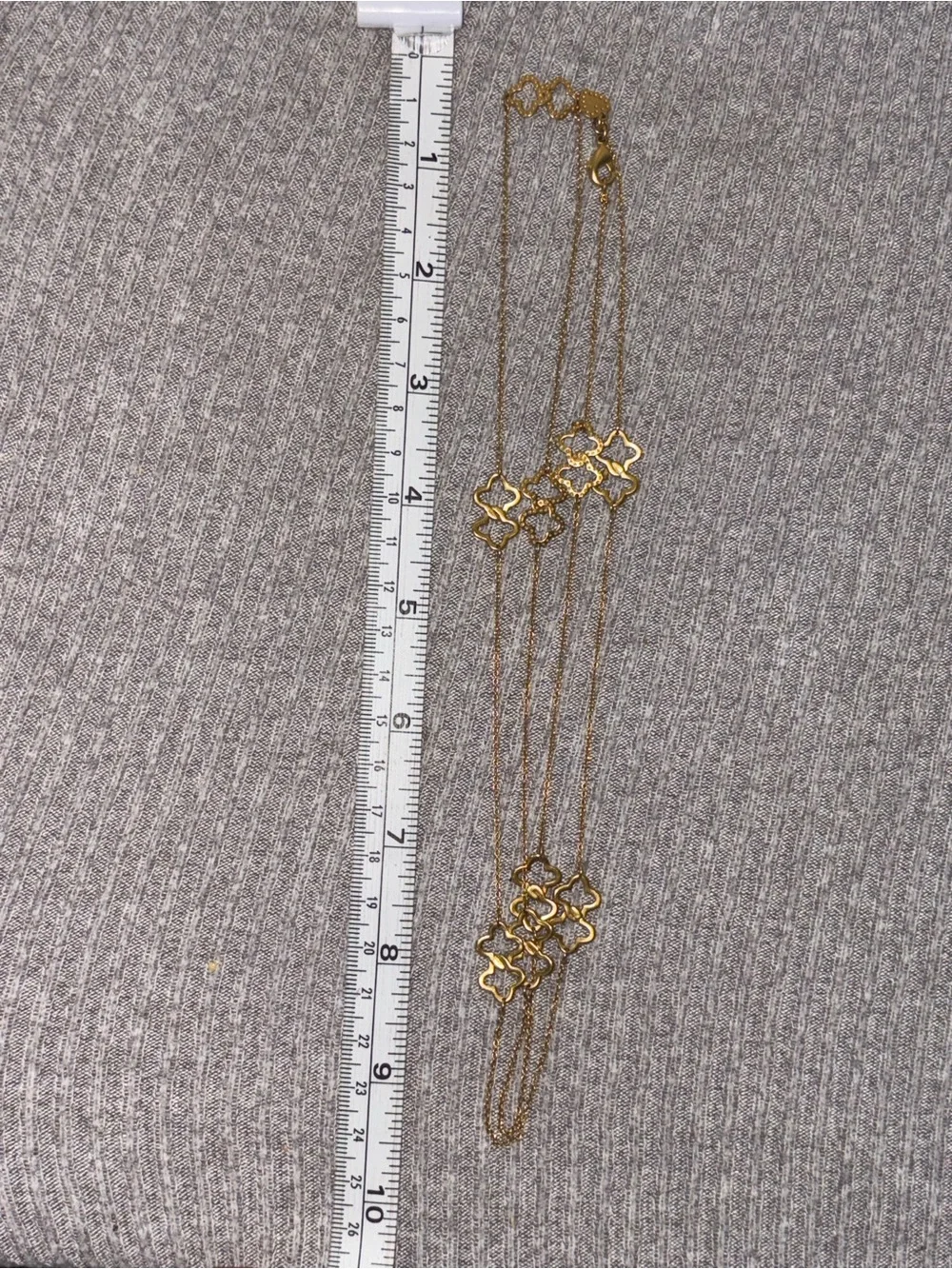 Vintage Stella & Dot marked gold tone intertwined clovers chain necklace